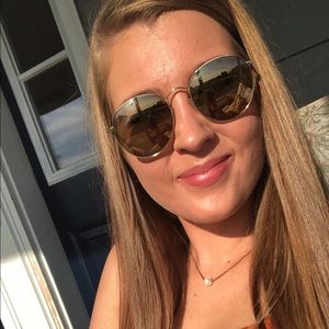 Meet your Posher, Amy